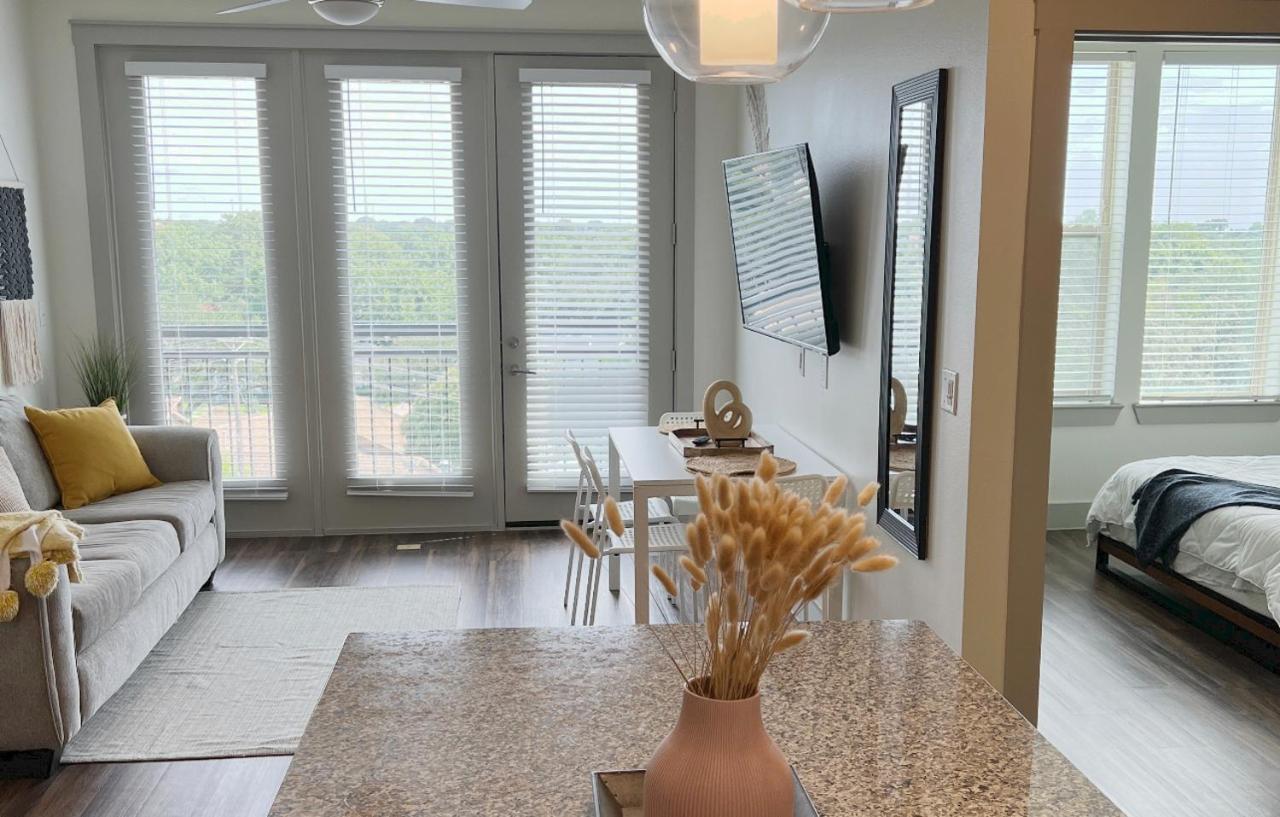 1 Bedroom W Balcony View Resort Pool Free Parking Addison Exterior photo